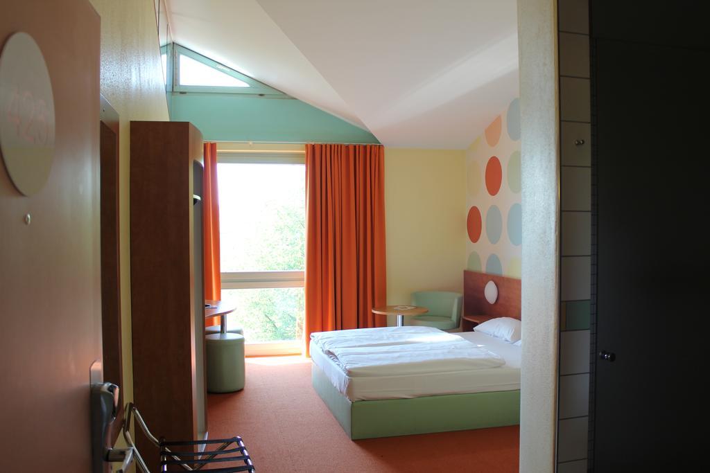 Hotel Holledau Geisenhausen Eksteriør billede